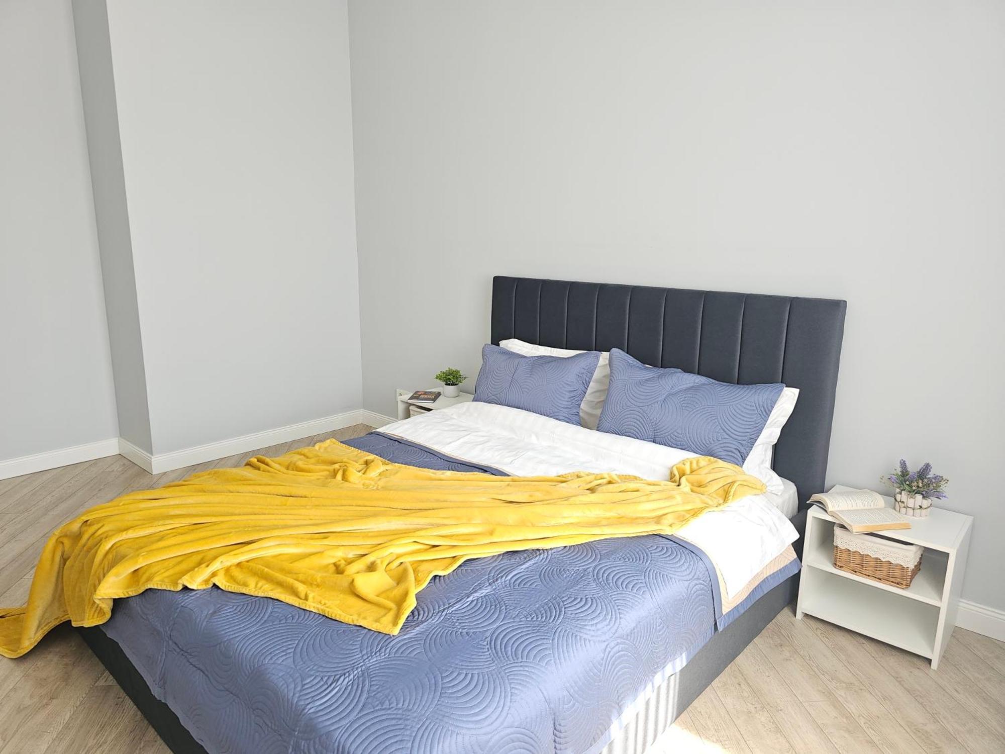 3 Room Gagarin Park Residential Complex Near Mega Shopping Mall 阿拉木图 外观 照片