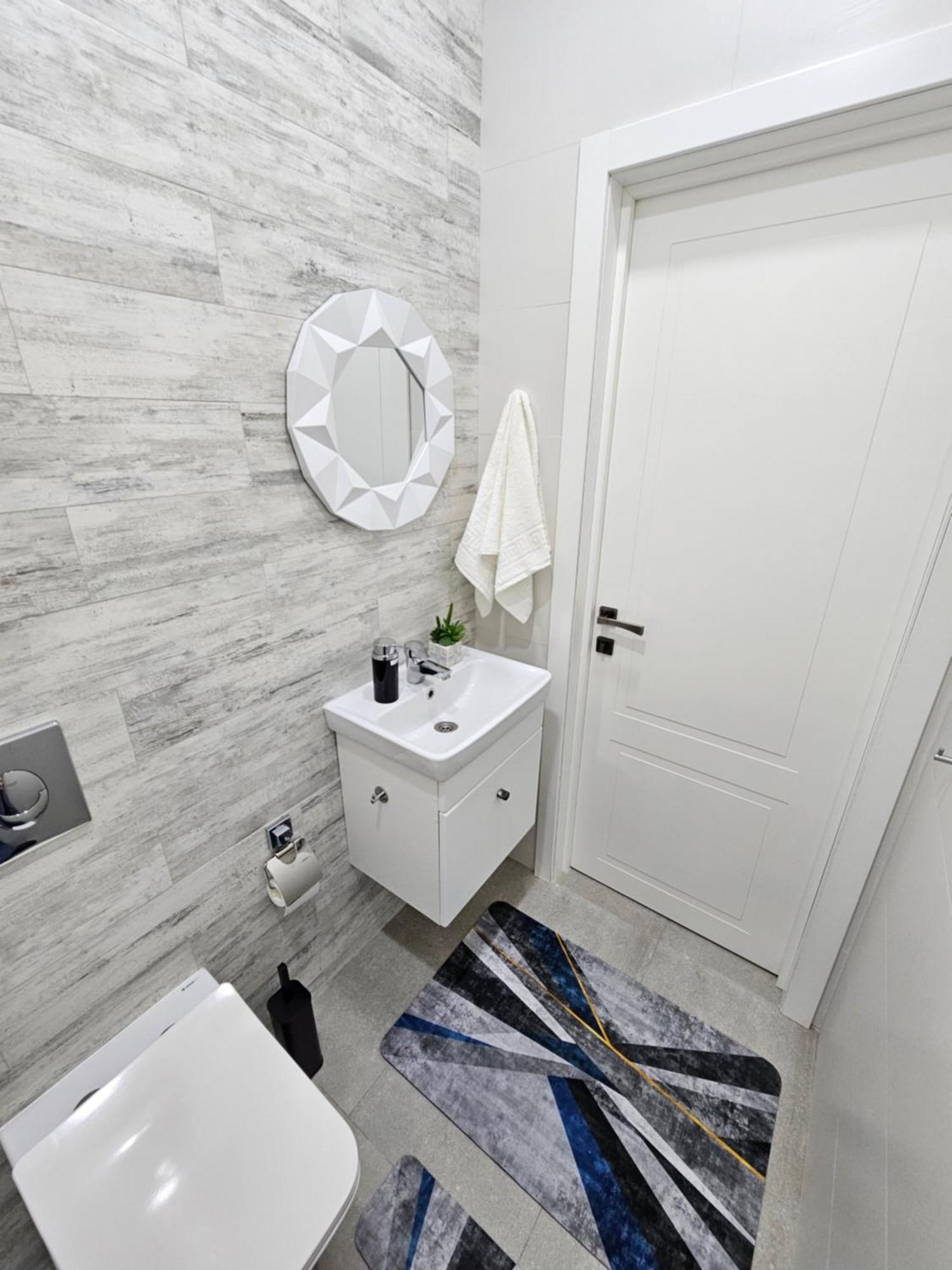 3 Room Gagarin Park Residential Complex Near Mega Shopping Mall 阿拉木图 外观 照片
