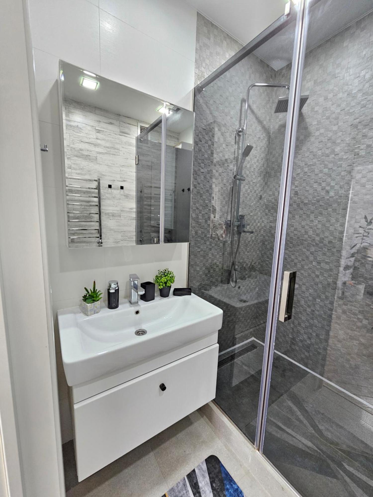 3 Room Gagarin Park Residential Complex Near Mega Shopping Mall 阿拉木图 外观 照片