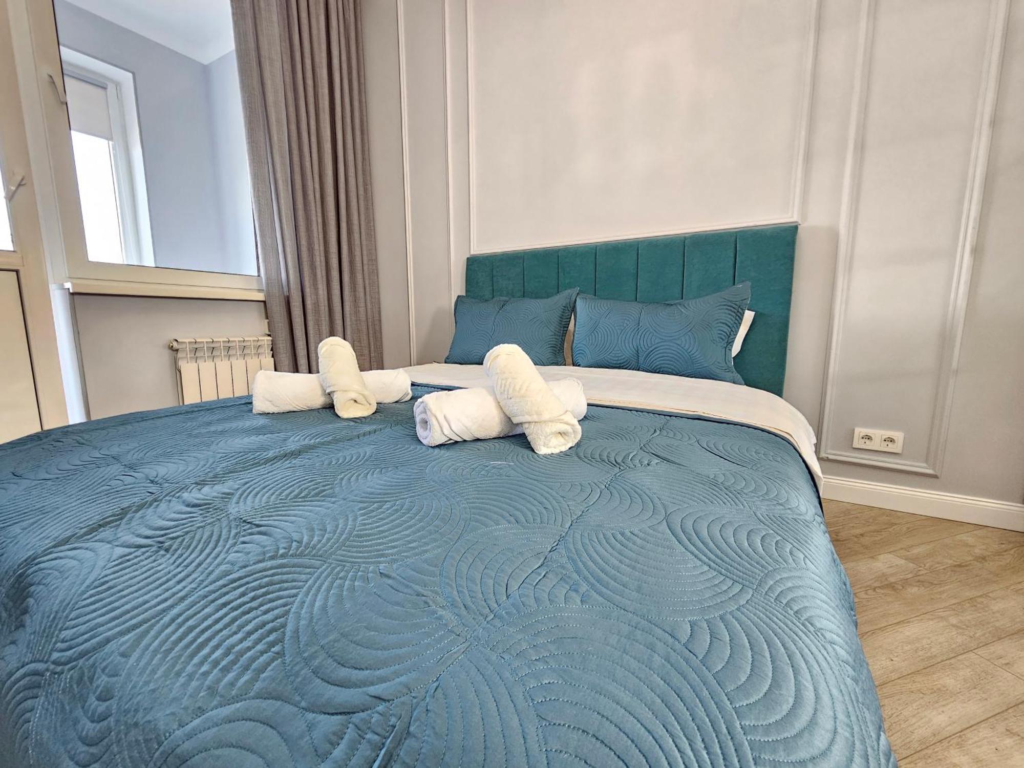 3 Room Gagarin Park Residential Complex Near Mega Shopping Mall 阿拉木图 外观 照片