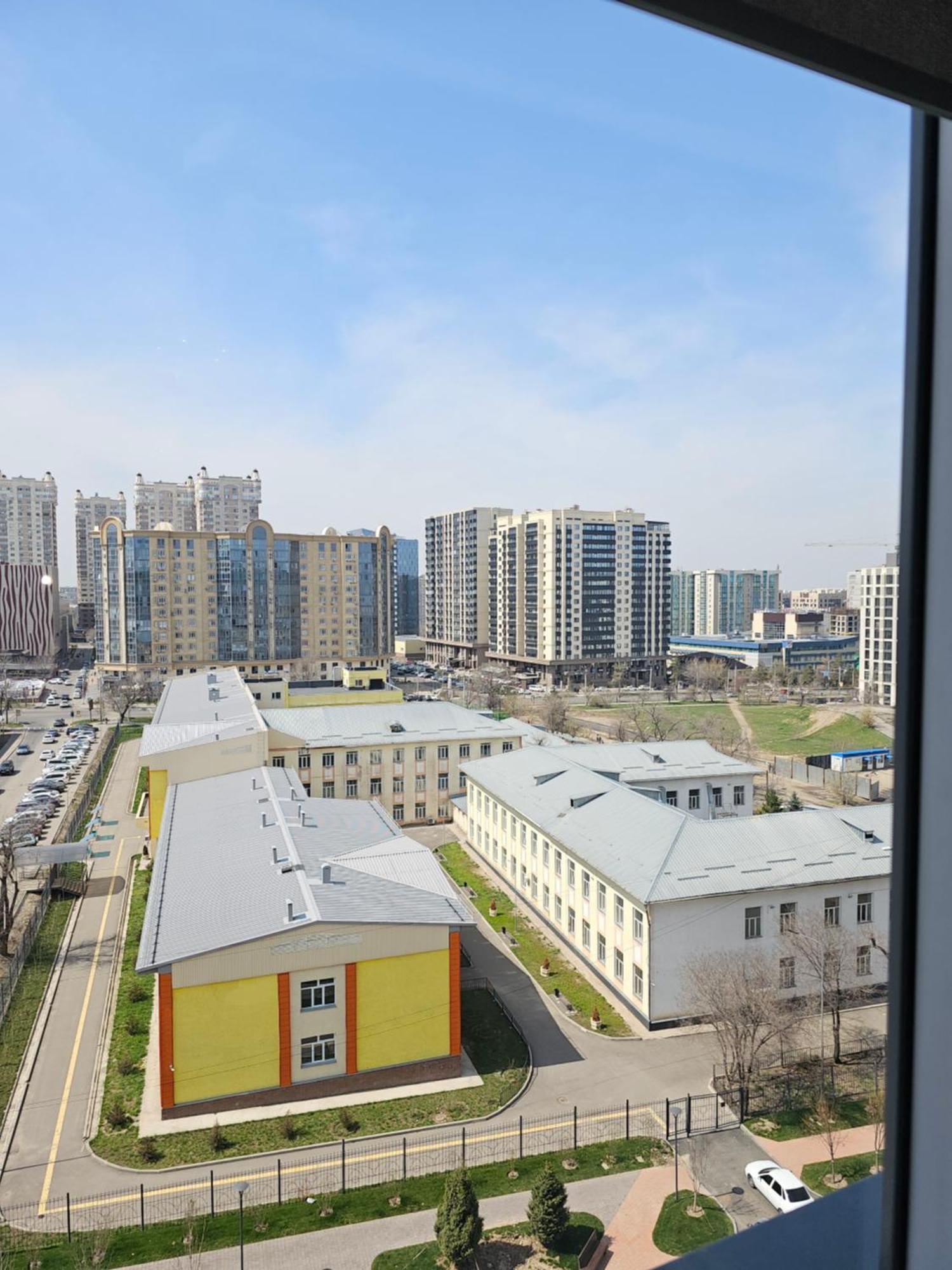 3 Room Gagarin Park Residential Complex Near Mega Shopping Mall 阿拉木图 外观 照片